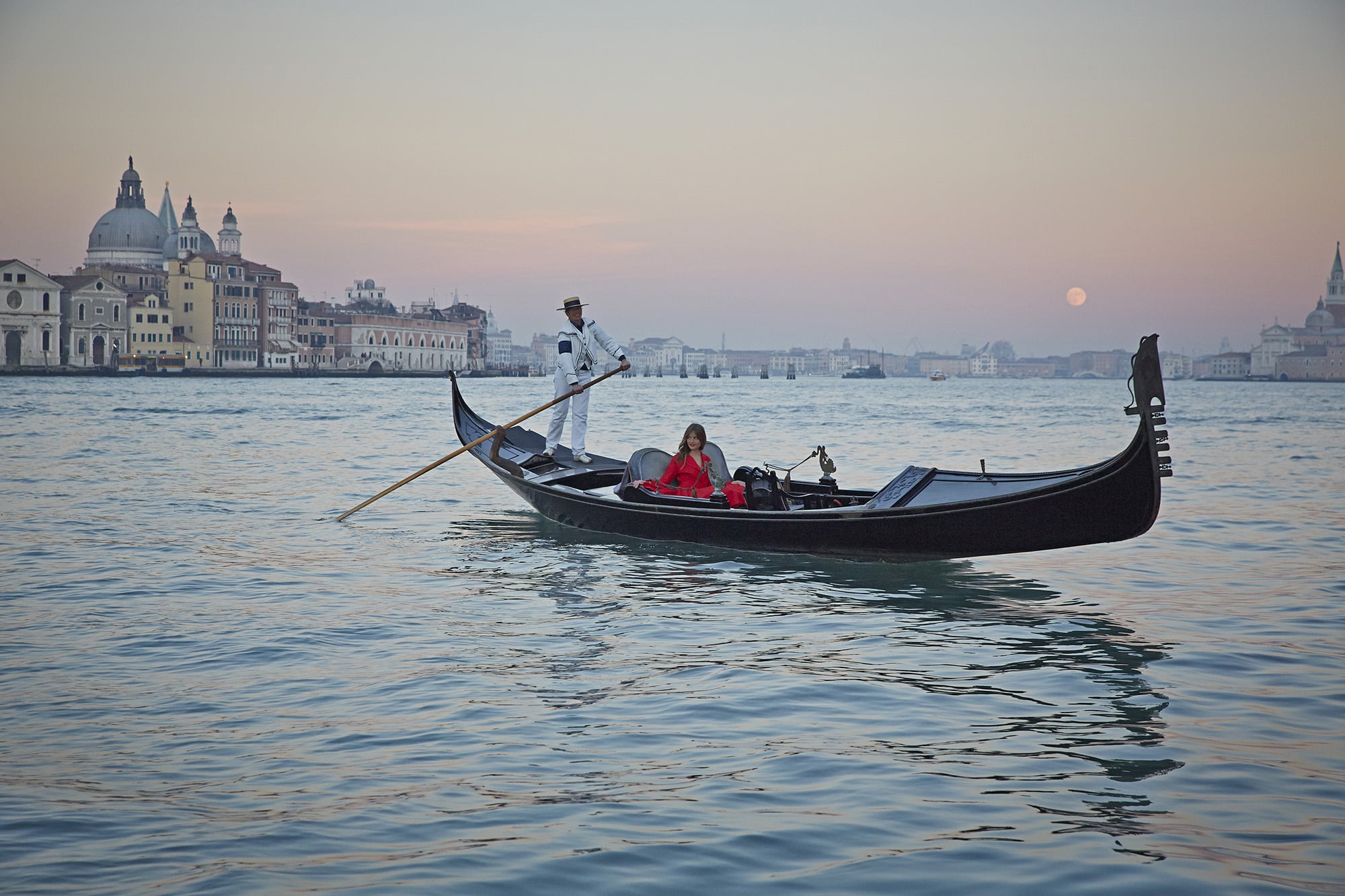 Tyson Sadlo shoots a Gondola in Venice at sunset, for Belmond Hotel Cipriani
